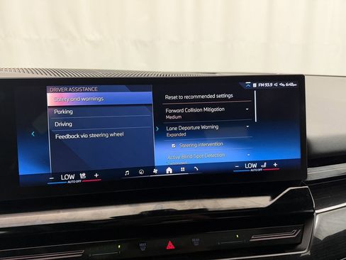 Used 2024 BMW 530i xDrive AWD/4WD image 19