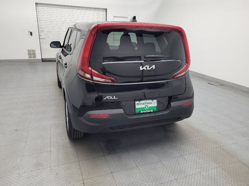 Used 2022 Kia Soul LX w/ Technology Package FWD image 6