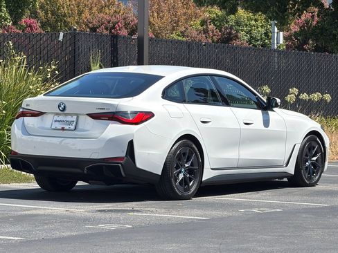 Used 2023 BMW i4 eDrive40 RWD image 5
