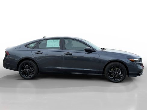 Used 2025 Honda Accord SE image 6