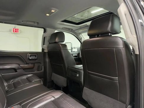 Used 2018 GMC Sierra 2500 Denali w/ Duramax Plus Package AWD/4WD image 14