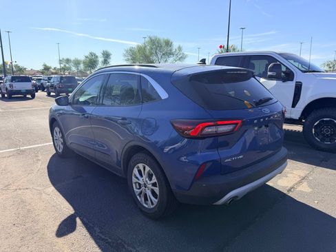 Used 2023 Ford Escape Active w/ Tech Pack #1 FWD image 2