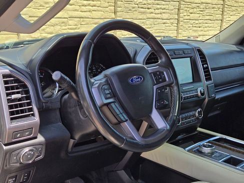 Used 2021 Ford Expedition Platinum RWD image 23