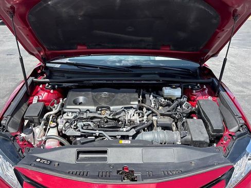 Used 2019 Toyota Camry XLE w/ Sunroof Package image 31