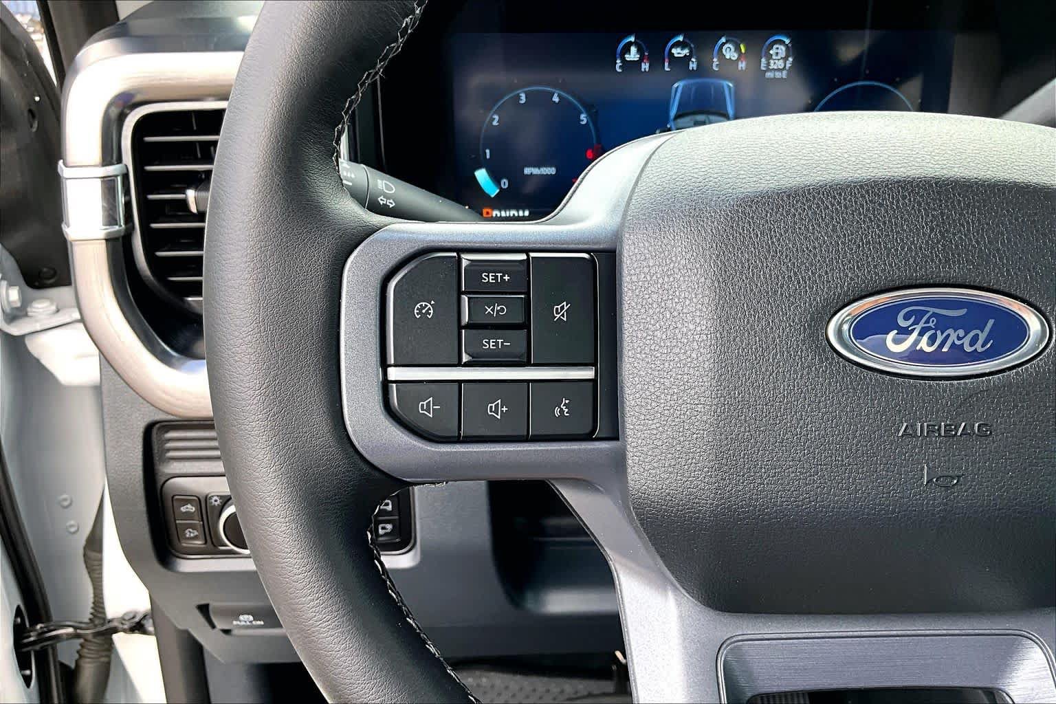 Used 2025 Ford F250 Lariat w/ Chrome Package AWD/4WD image 24