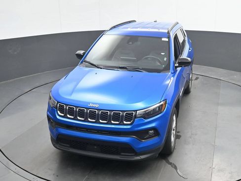 Used 2024 Jeep Compass Latitude AWD/4WD image 33