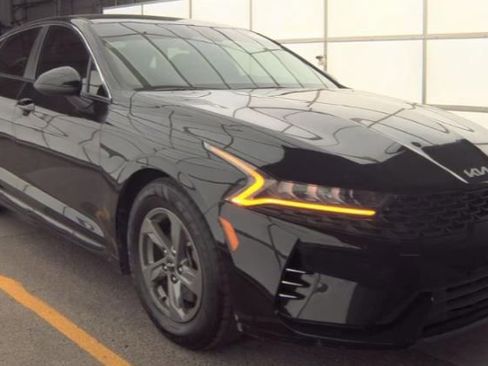 Used 2023 Kia K5 LXS image 2