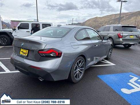 Used 2025 BMW 230i xDrive Coupe w/ Premium Package image 10