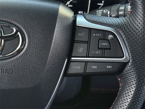 Used 2023 Toyota Sienna XSE w/ XSE Plus Package image 15