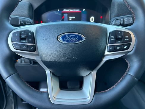 Certified 2025 Ford Explorer Active image 33