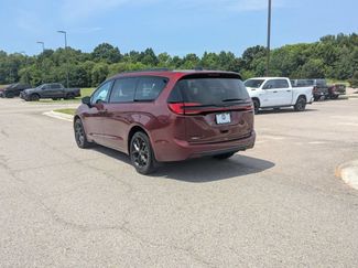 Used 2023 Chrysler Pacifica Touring-L w/ S Appearance Package AWD/4WD video 3