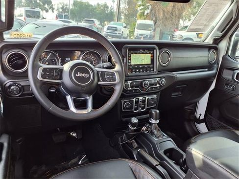 Used 2023 Jeep Gladiator Overland image 14