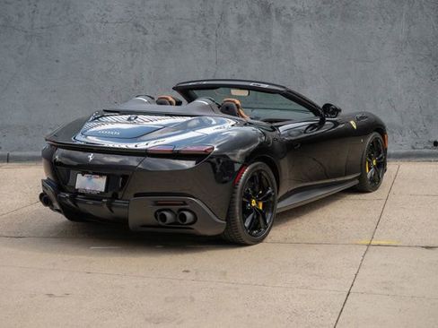 Used 2025 Ferrari Roma Spider image 8