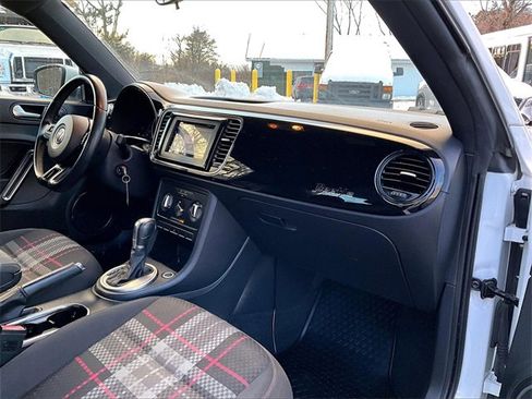 Used 2019 Volkswagen Beetle 2.0T S image 17