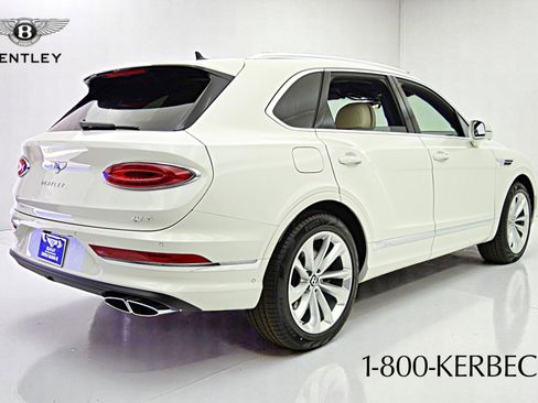 New 2025 Bentley Bentayga Plug-In Hybrid image 13