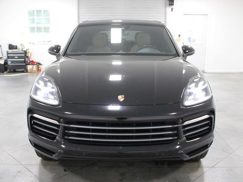 Used 2019 Porsche Cayenne AWD/4WD image 3
