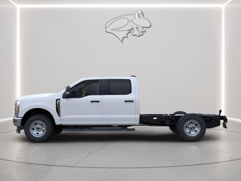 New 2026 Ford F350 XL w/ XL Chrome Package AWD/4WD image 3