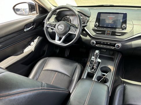 Certified 2021 Nissan Altima 2.5 SR FWD image 17