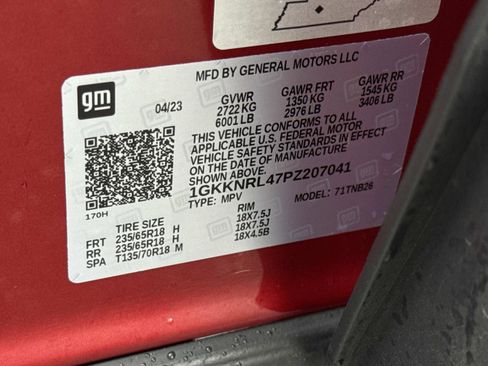 Used 2023 GMC Acadia SLE image 30