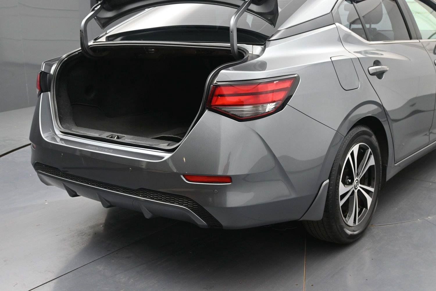 Used 2021 Nissan Sentra SV FWD image 12
