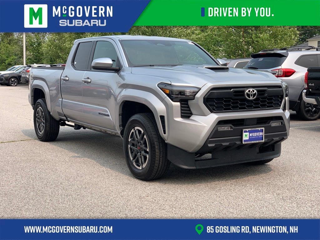 Used 2025 Toyota Tacoma TRD Sport AWD/4WD image 1