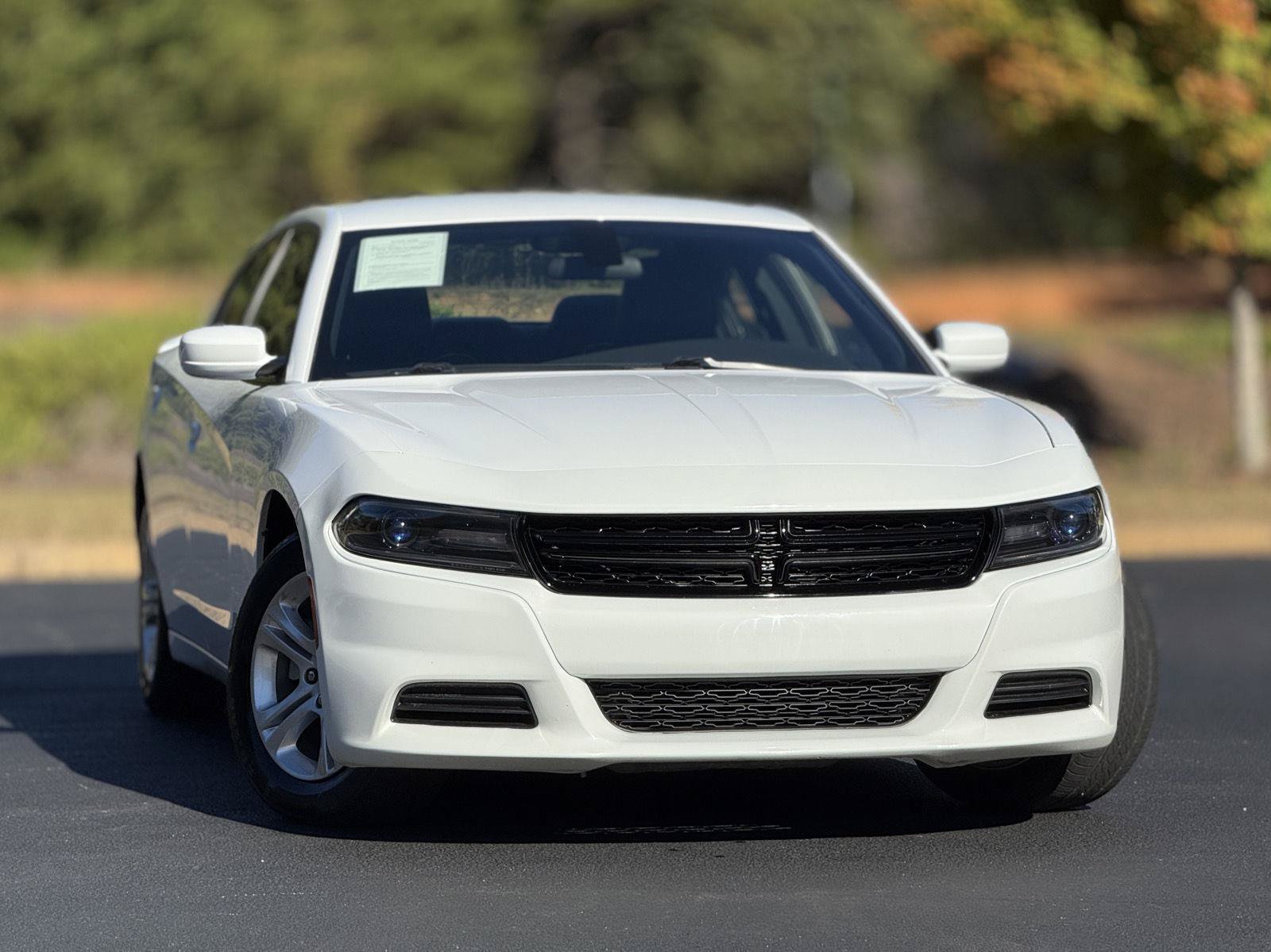Used 2021 Dodge Charger SXT w/ Leather Interior Group RWD image 3