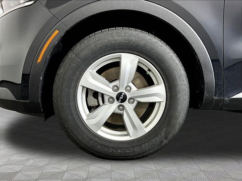 Certified 2023 Kia Sorento LX FWD image 29