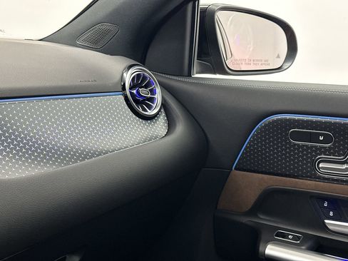 Used 2026 Mercedes-Benz GLA 250 4MATIC image 33