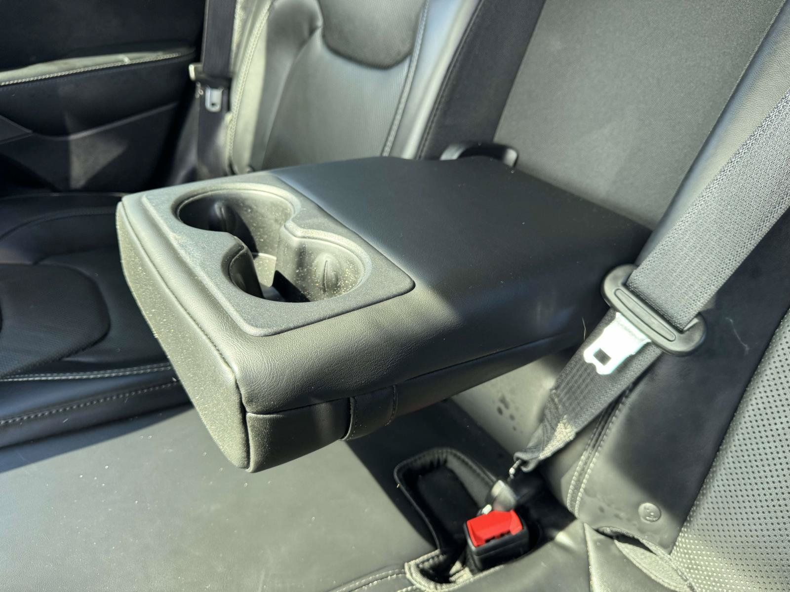 Used 2019 Jeep Cherokee Limited AWD/4WD image 8