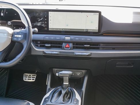 Certified 2025 Kia K4 GT-Line Turbo FWD image 16