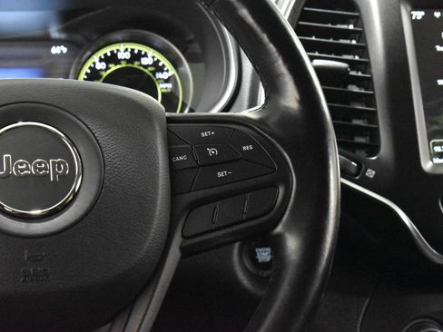 Used 2020 Jeep Cherokee Trailhawk w/ Comfort & Convenience Group image 9