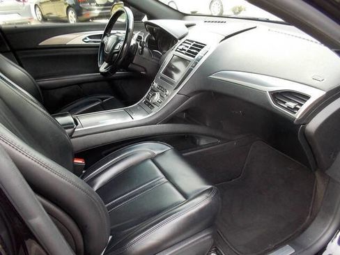 Used 2020 Lincoln MKZ image 14