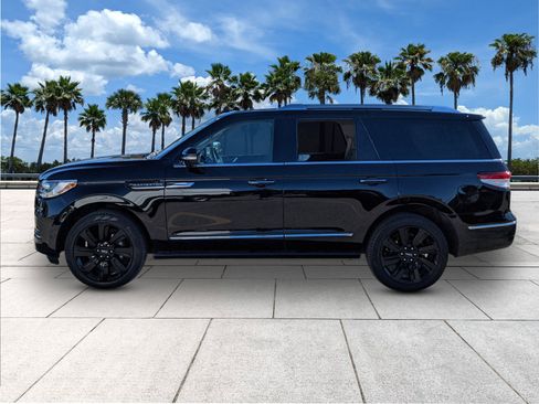 Used 2022 Lincoln Navigator Reserve image 5