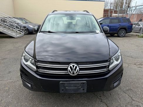 Used 2017 Volkswagen Tiguan S image 2