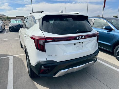 Certified 2024 Kia Seltos S FWD image 3