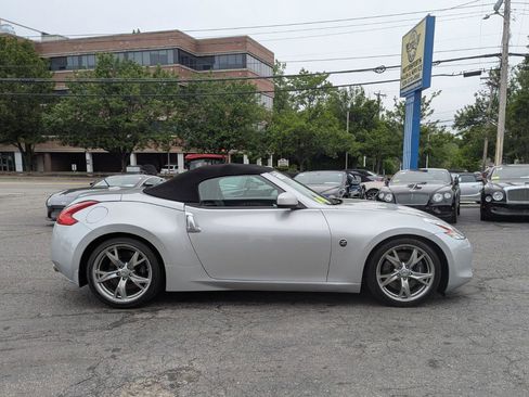 Used 2010 Nissan 370Z Touring w/ Sport Pkg RWD image 6