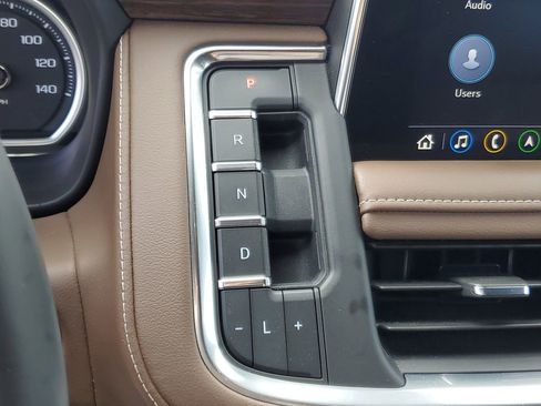 Used 2021 Chevrolet Tahoe High Country w/ Premium Package image 28