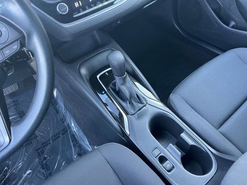 Used 2025 Toyota Corolla LE image 37