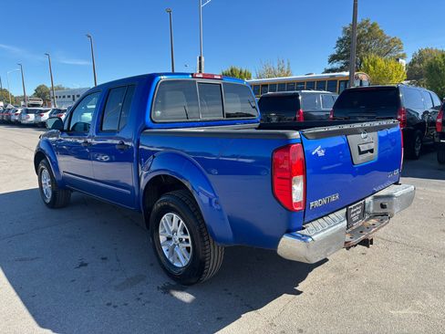 Used 2014 Nissan Frontier SV image 5