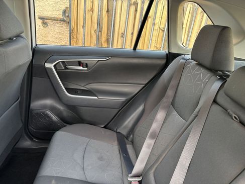 Used 2025 Toyota RAV4 XLE image 41