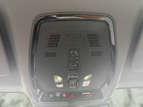Used 2025 Cadillac Optiq Luxury 2 AWD/4WD image 19