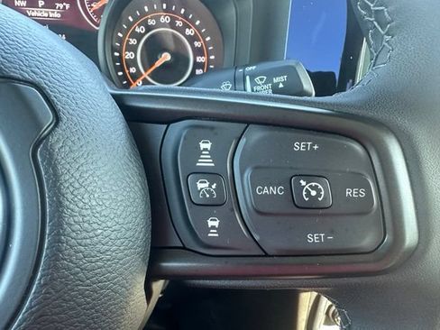 Used 2026 Jeep Gladiator Sport AWD/4WD image 16