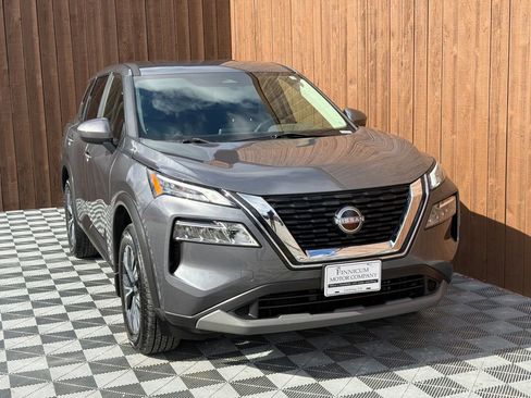 Used 2023 Nissan Rogue SV image 11