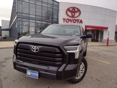 Used 2022 Toyota Tundra SR5 w/ SR5 Convenience Package