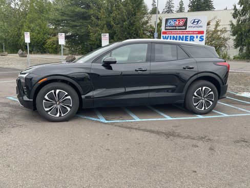 Used 2024 Chevrolet Blazer EV LT AWD/4WD image 2