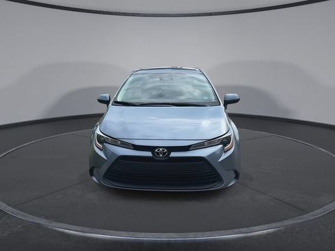 Used 2025 Toyota Corolla LE FWD image 3