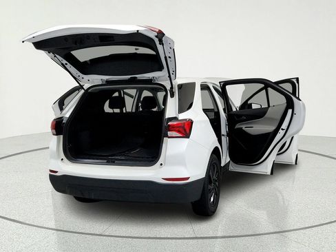 Used 2023 Chevrolet Equinox RS FWD image 12