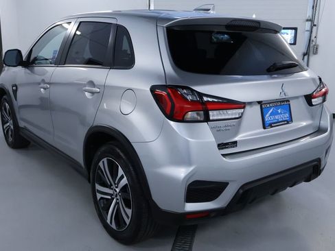 Used 2025 Mitsubishi Outlander Sport 2.0 ES image 5