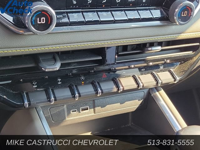 Used 2024 Chevrolet Colorado ZR2 w/ Technology Package AWD/4WD image 19