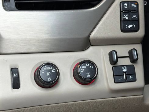 Used 2016 GMC Yukon Denali w/ Open Road Package AWD/4WD image 26